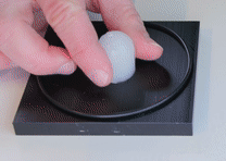 GIF av smelteklosser med is på